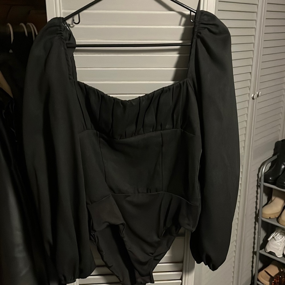 Black ballon sleeve bodysuit